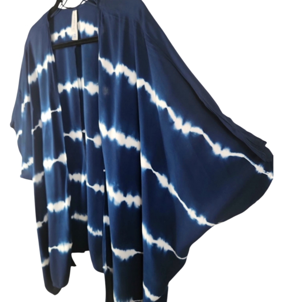 Aeropostale, Navy and White Tye Dye flowing cardigan. Gently used!!! Sz One Size - Picture 4 of 5